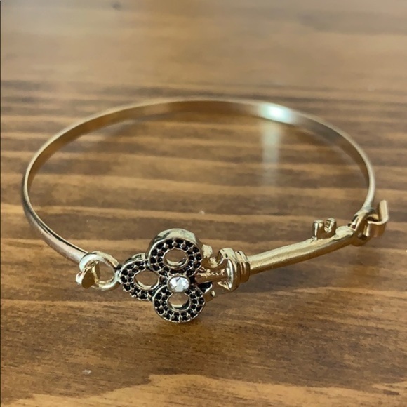 Clasp Key Bangle